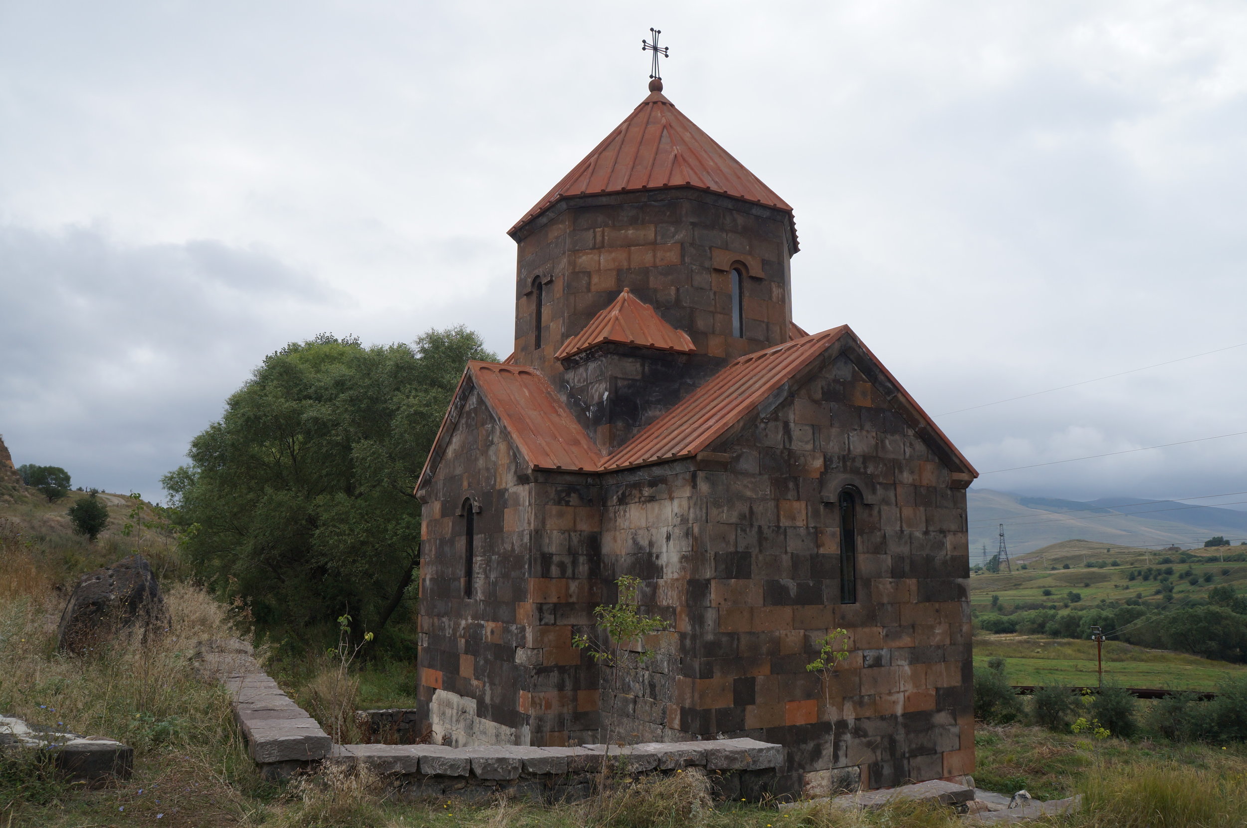 Շիրակամուտի նոր կառուցված եկեղեցին: 