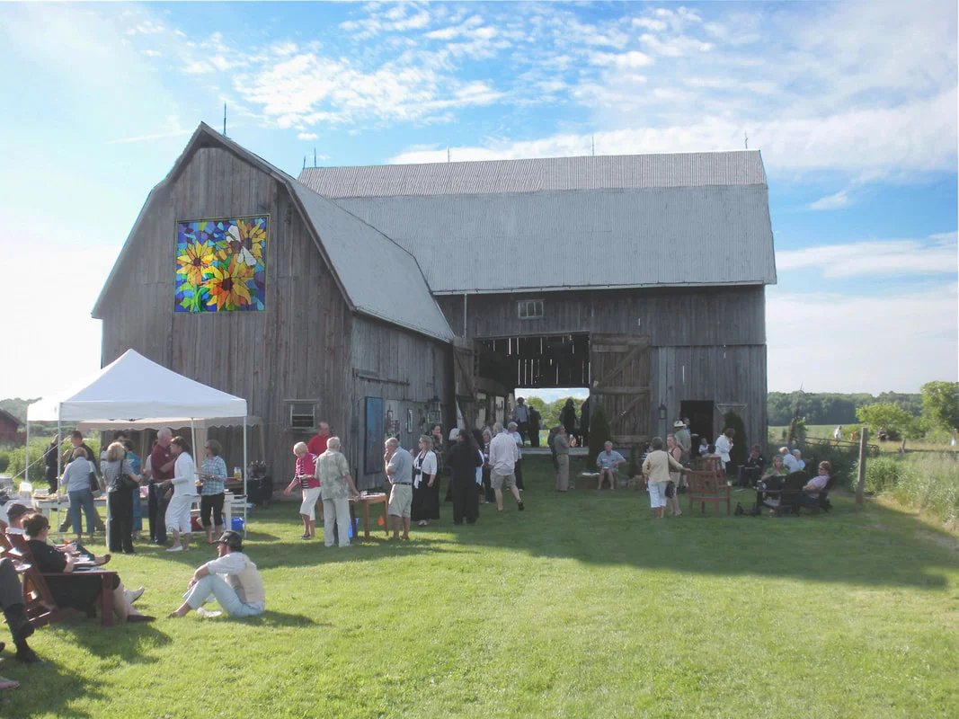 barn-crowd-quilt-best_orig.jpg