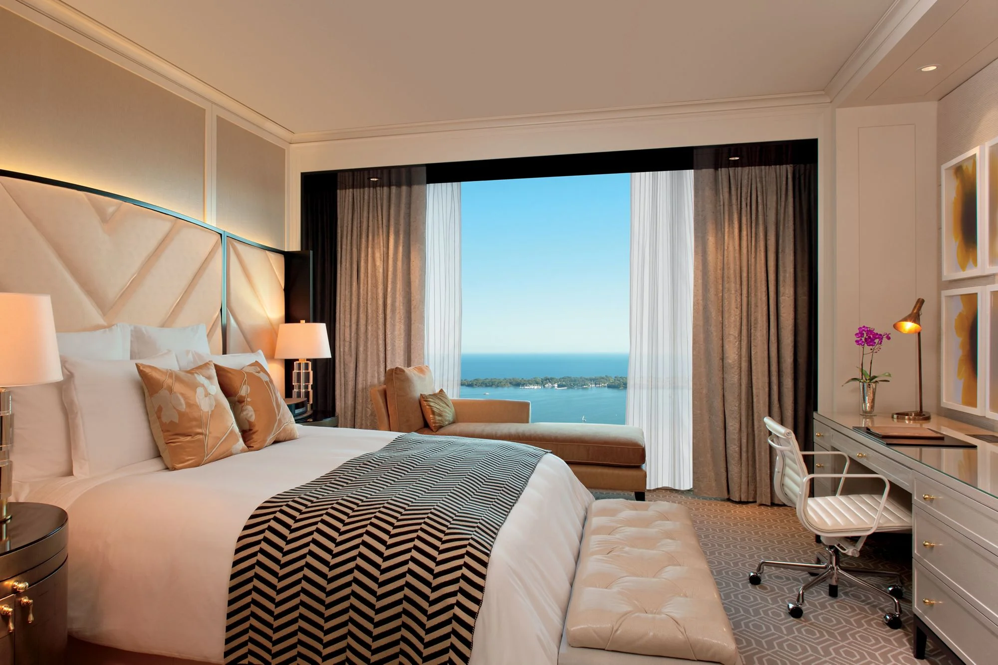 ritz carlton room.jpg
