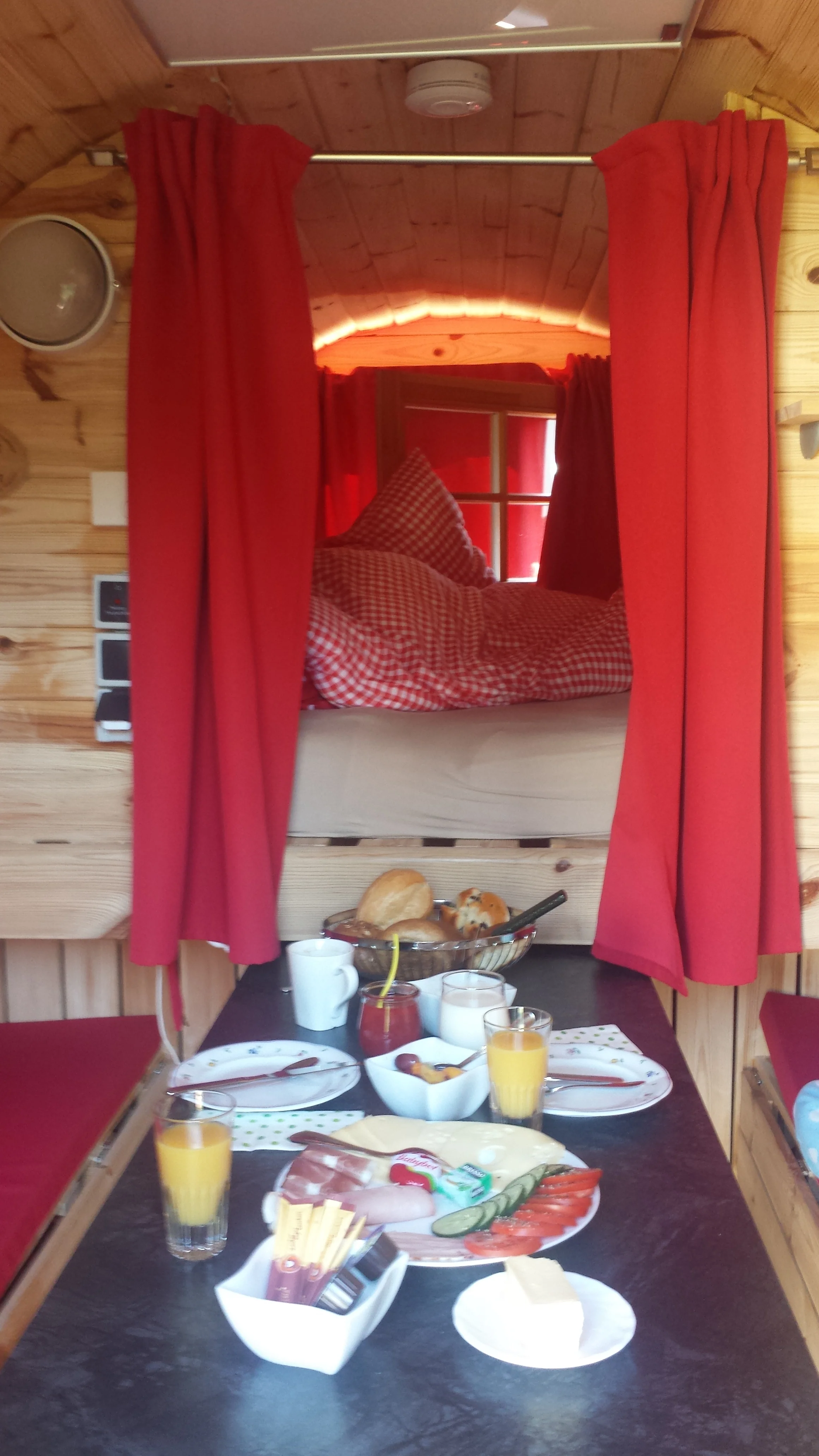 Frühstück im Fass