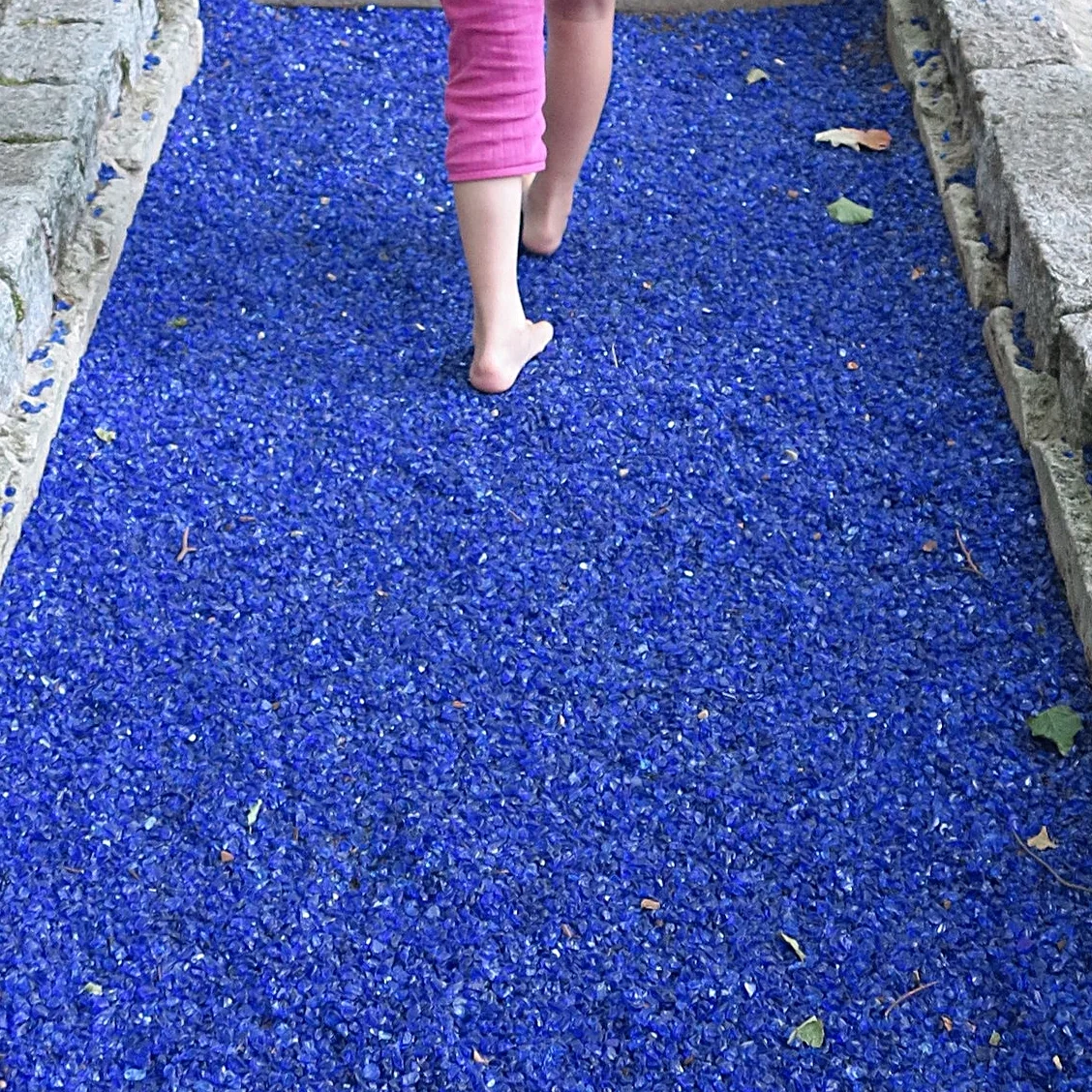 Egestorf: Barfuß über Scherben