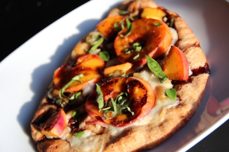 PEACH BALSAMIC PIZZA