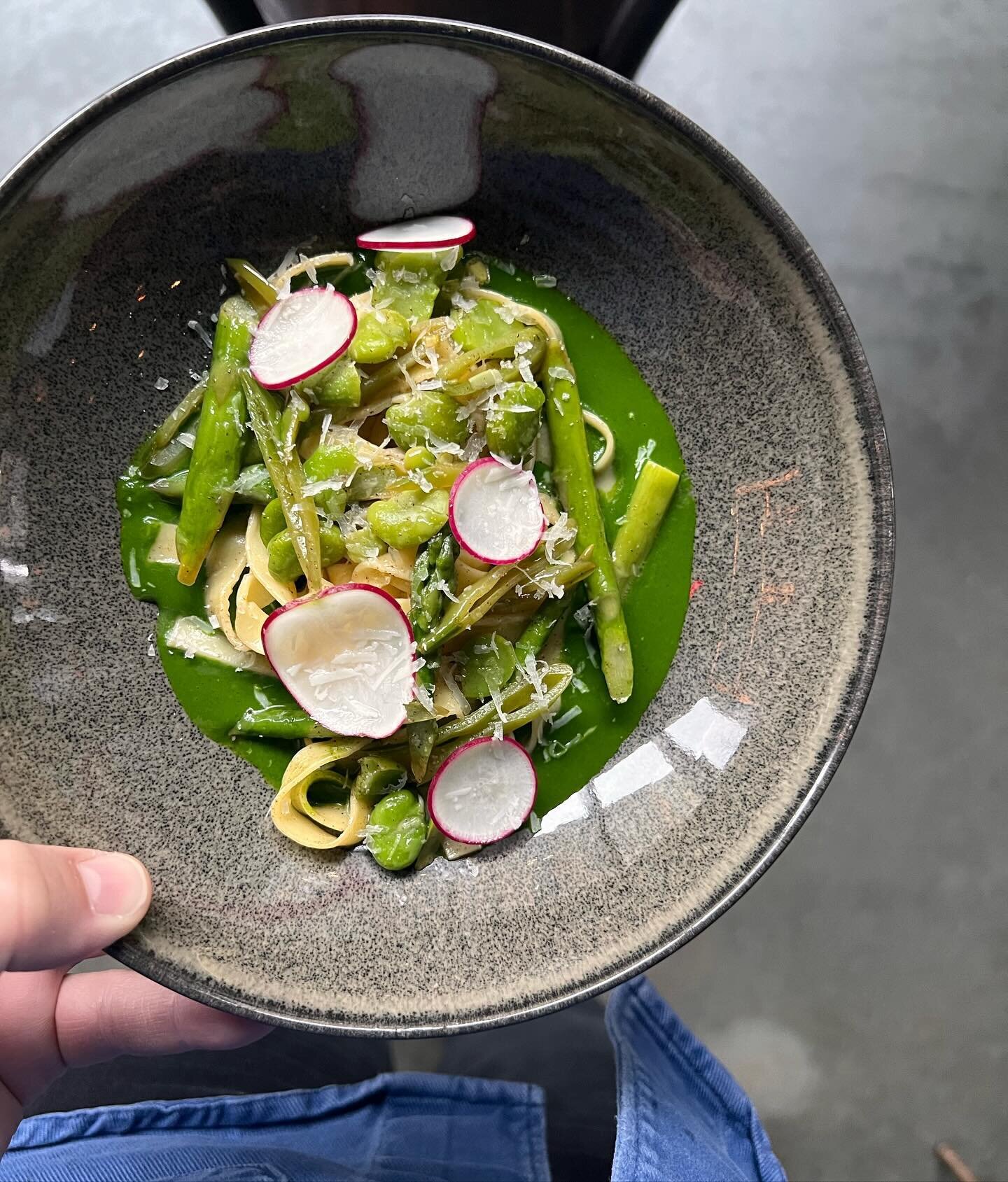 Housemade Tagliolini Pasta with a shitload of Spring vibz coming atcha from Chef @plantainsupernova_ 

Snap peas, asparagus, favas &amp; radishes... if we manifest spring maybe we'll actually see the sun ☀️ 

#bostonfoodscene #springhasntsprung #butw