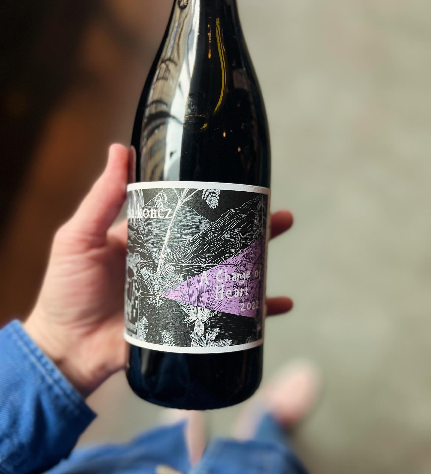 .
Guess who's back. 
Back again. 
Koncz is back.
Tell a friend.

Hungarian Kekfrancos is on the horizon for your glasses tonight from the badass  @nussancs of  R&eacute;ka Koncz wine. Think cherries, slate, blackberry and earth. Come grab some now be