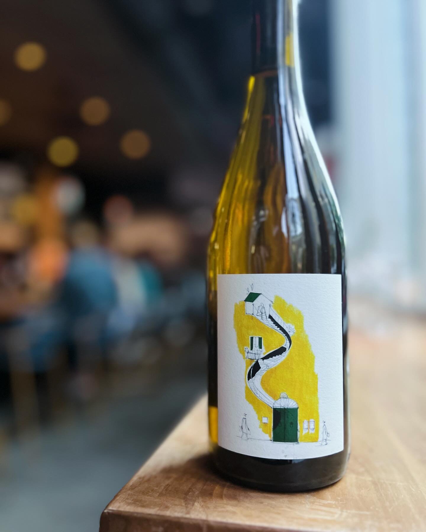 Today's forecast calls for sunny skies and this little gem from winemaker @pino.roman - notes of quince, white pear, lime, lemon, mandarin &amp; padron pepper make this Chilean vino a #totalcrush show. It drinks like an elegant flower yet delivers li