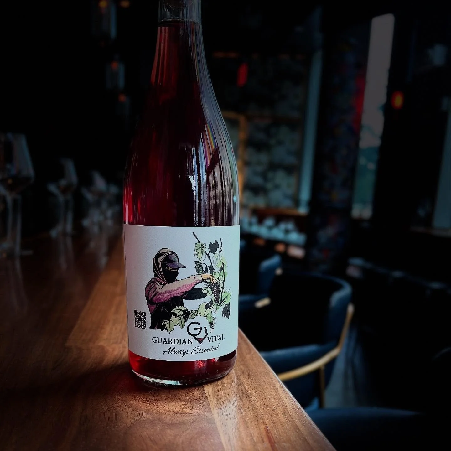 .
Highlighting this little gem, from our friend Megan Bell at @marginswine 👊🏼

2024 Guardian Vital | a blend of Pinot Noir + Assyrtiko with electric notes of juicy cranberry, slight grapefruit bitterness &amp; dusty vibes that carry you to another 