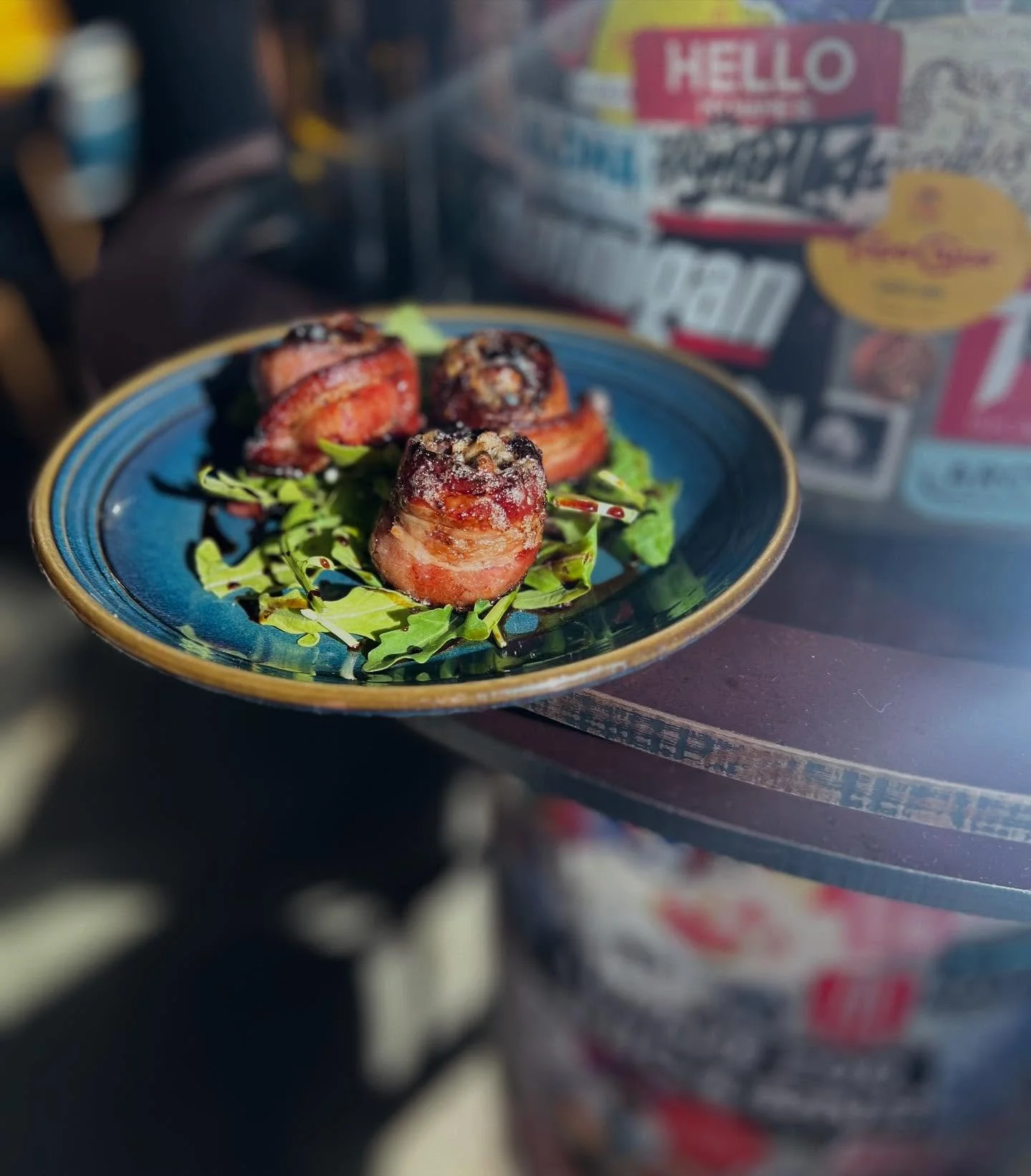 Little crispy balls of yum....
Bacon wrapped figs &amp; blue cheese with a balsamic drizzle 🌧️ 

James Taylor down the street @mgmmusichall &amp; you've seriously got a friend in here! Come join us! 

#figsnbacon #perfectcombo #nath&aacute;liewineba