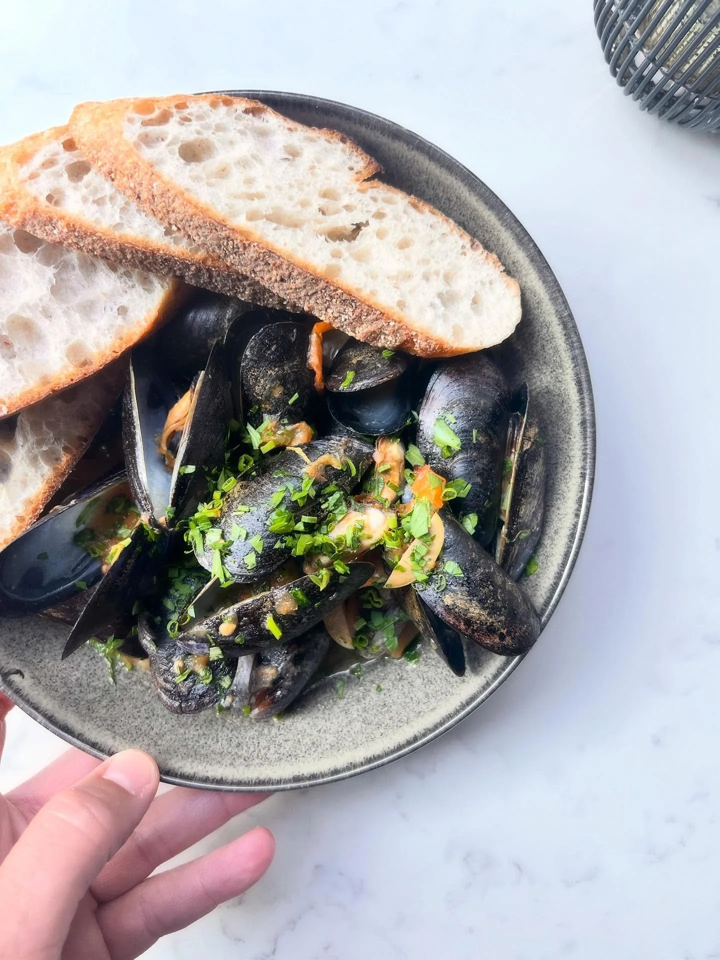 Moules Proven&ccedil;al from the big brain of Chef @plantainsupernova_ 

PEI mussels with tomatoes, white wine, olives, and don't forget the butter 🧈 

‼️TONIGHT TONIGHT TONIGHT ‼️

#showusyourmussels #provence #oiuouimadame #everythingsbetterwithbu