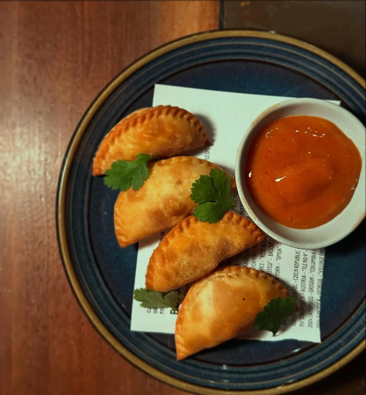 .
Duck confit empanadas with a guava-chili jam. 
Chef @plantainsupernova_ style 

Come snag a quick bite with a glass of vino before the heatwave drops tomorrow 😅 

#nath&aacute;liewinebar #thisishowwedo #ticktick #BOOM💥