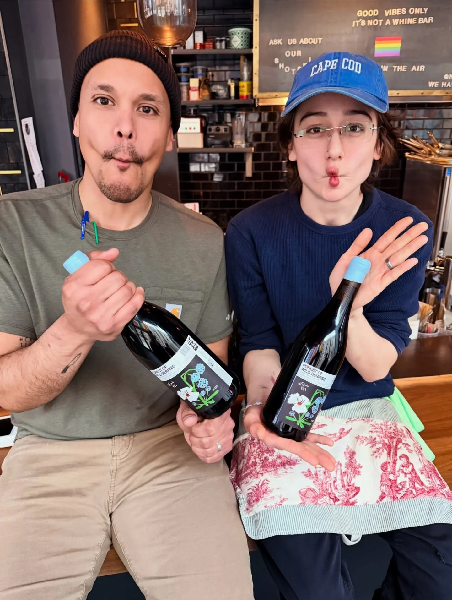 Pisces season ♓️ might be over but don&rsquo;t swim away just yet&hellip; These two little fishies are here to stay. 🐠🐡 And so is the Forest of Wild Berries, a Georgian Saperavi from @artizaniwine &hellip;with dreamy berry notes and old world tradi