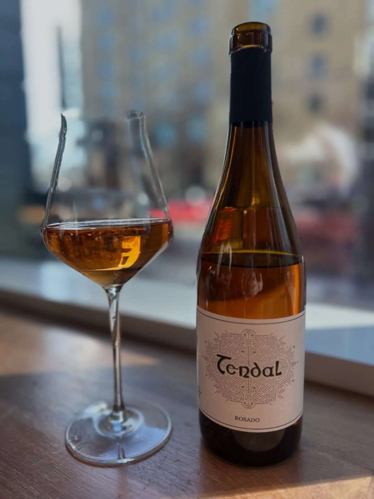 Starting Ros&eacute;-prio off STRONG 💪🏻 with the @vinostendal &ldquo;Rosado&rdquo;.

This crisp, 100% Negromall is fresh and zippy with notes of juicy watermelon rind. 🍉

Sunshine in a glass and perfect to kick off a beautiful spring weekend in Bo