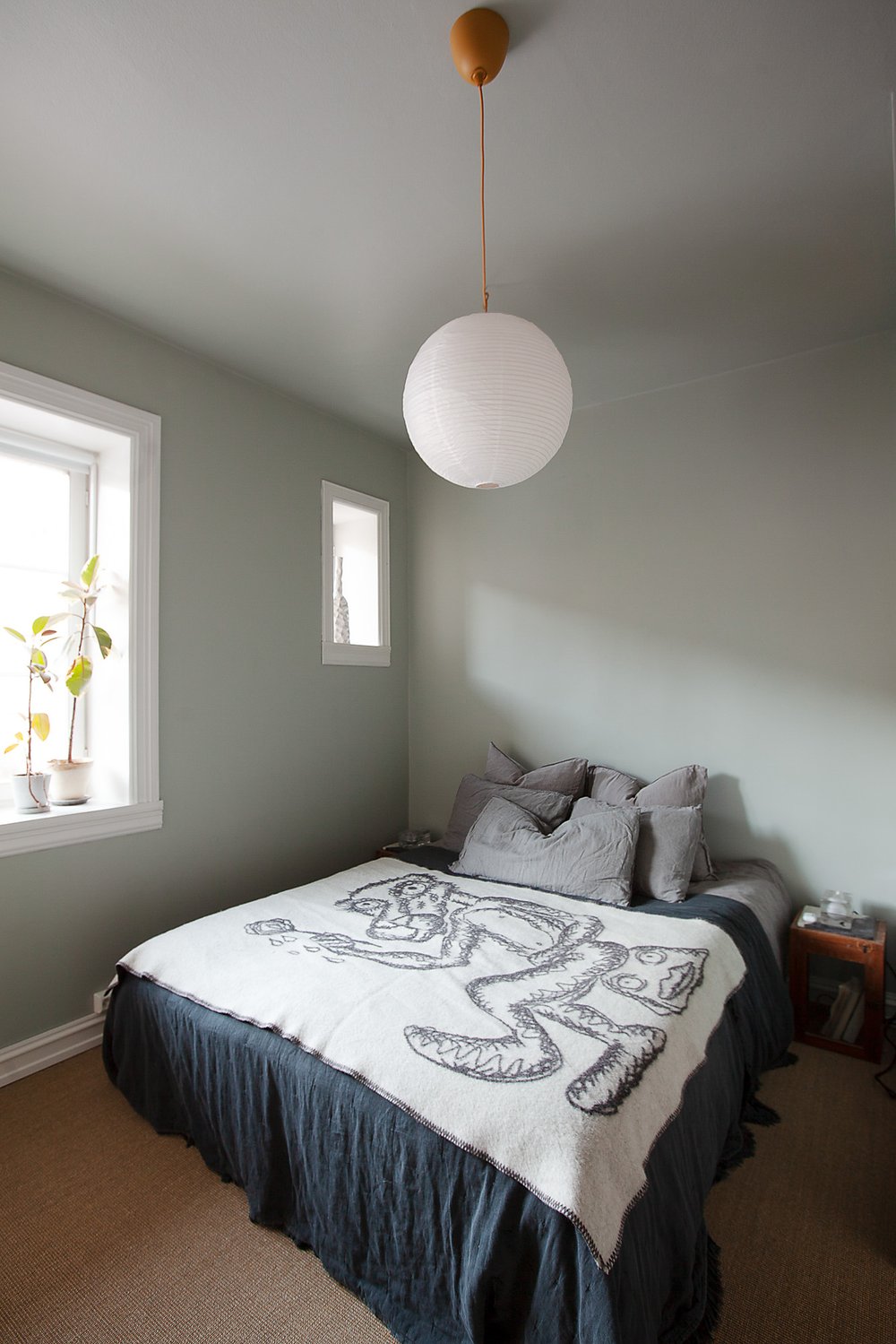  A room of one’s own. Bjarne Melgaards Røros teppe. Exhale Jotun color covering ceiling and walls. Awaiting Anette’s plan of a tiled bedhead, we may have to come back☺ 