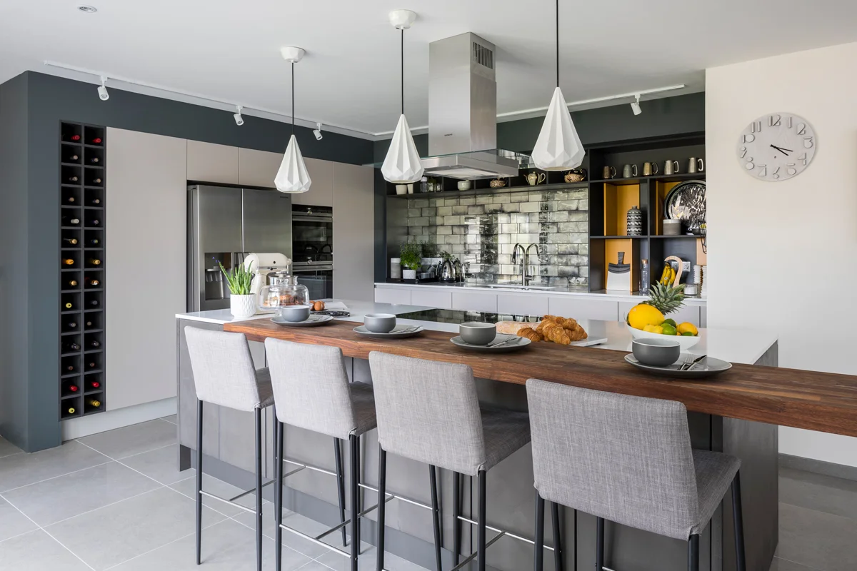 Cream & Black Interior Design