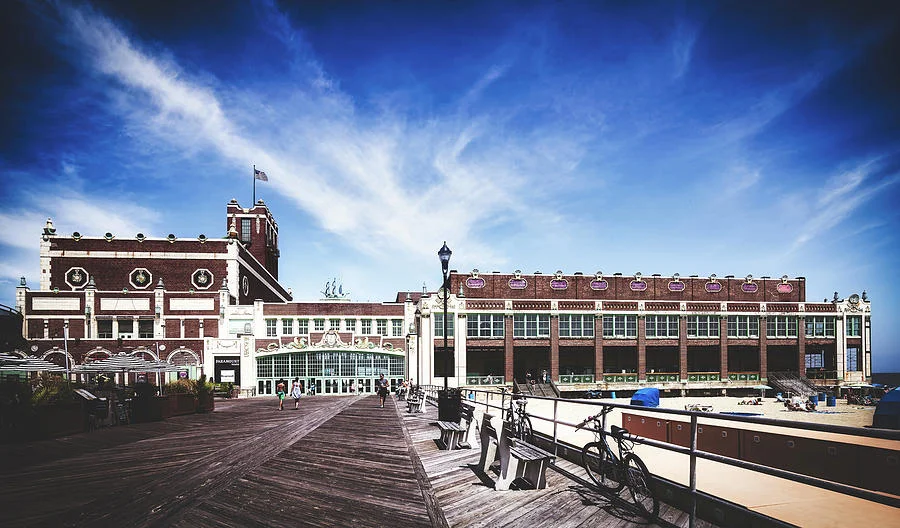2-paramount-theatre-asbury-park-boardwalk-library-of-congress.jpg