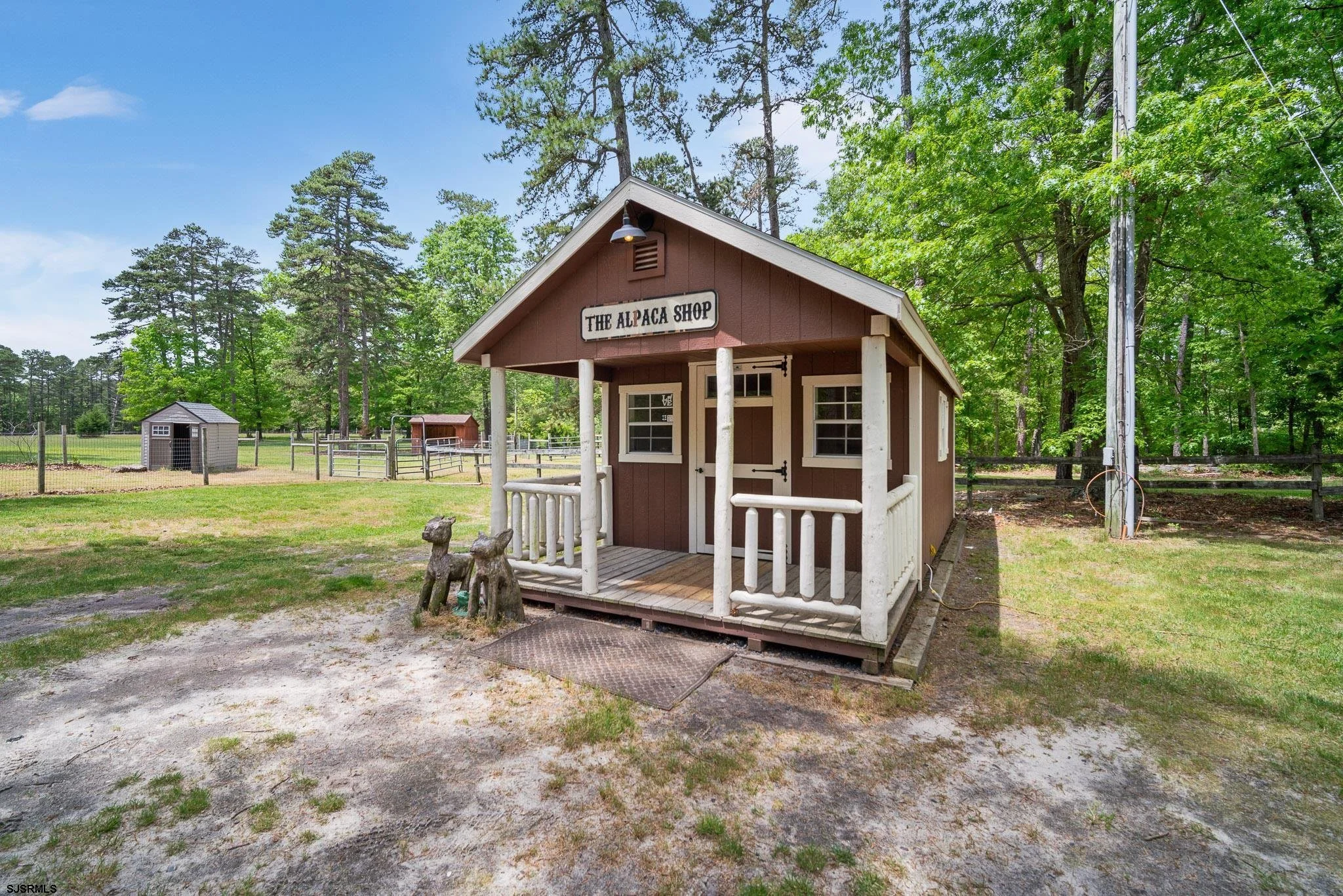 Front of Alpaca Shop