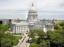 250px-Wis-capitol.jpg