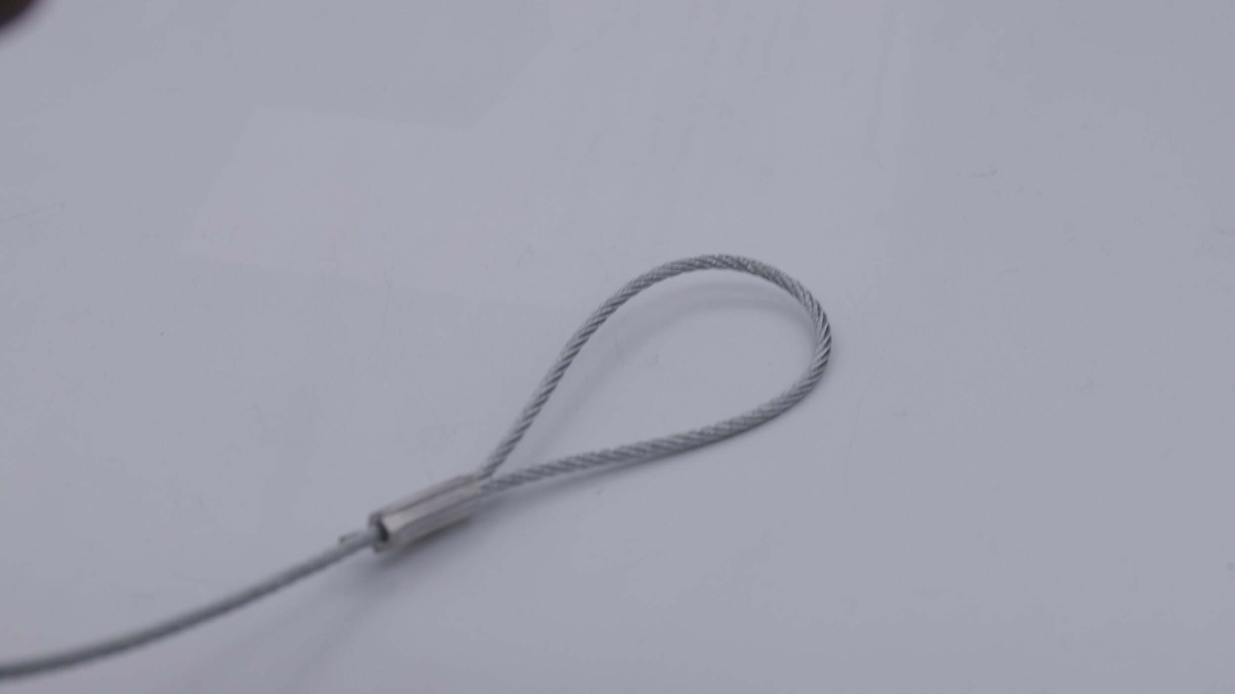 HF2-ALH32-5FT-Ceiling-Clip-2_0036_HF2-LG-5FT-Loop-2.jpg