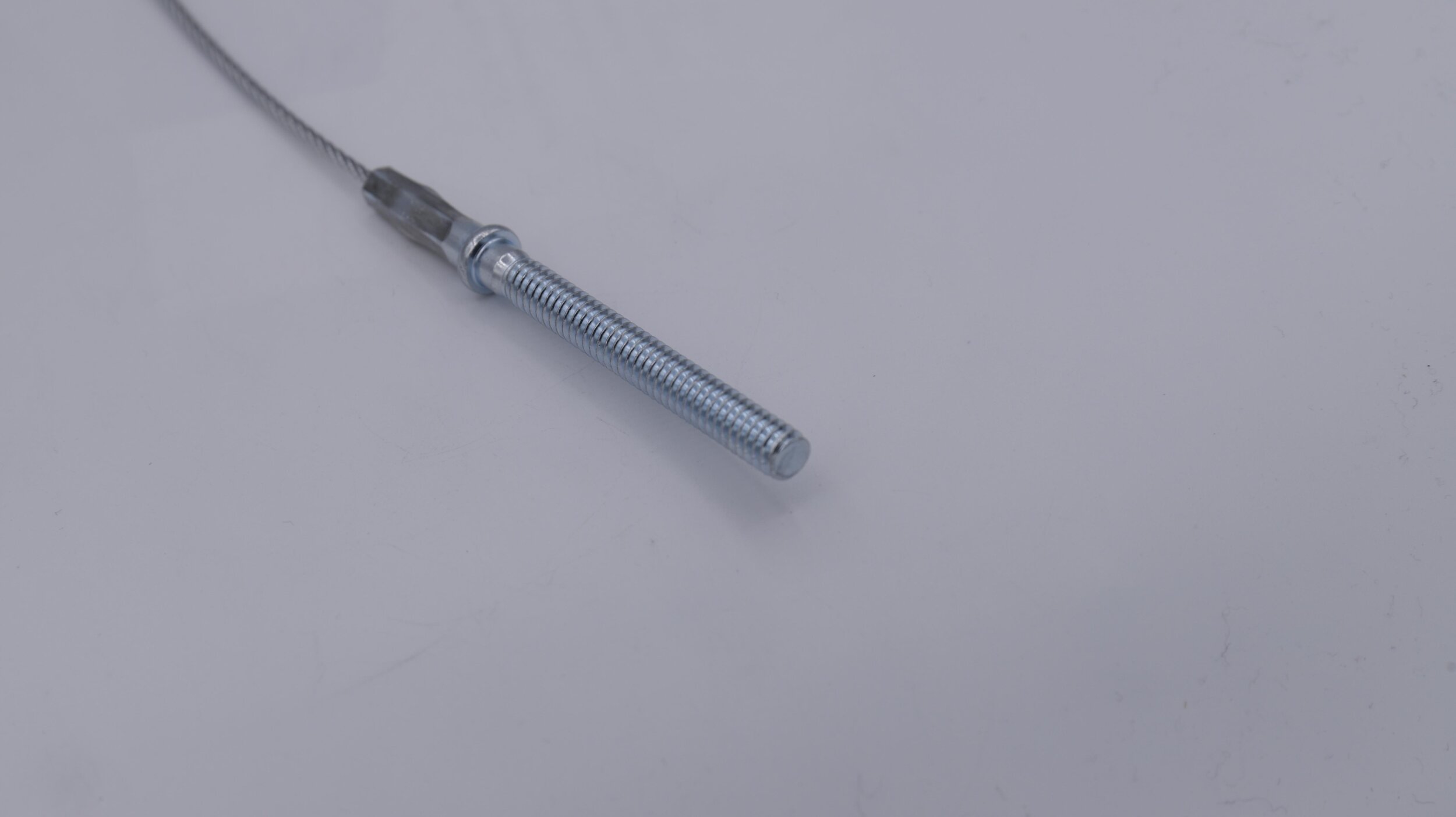 HF2-ALH32-5FT-Ceiling-Clip-2_0014_HF2-SQ2G-5FT-Stud-1_4in-2in.jpg