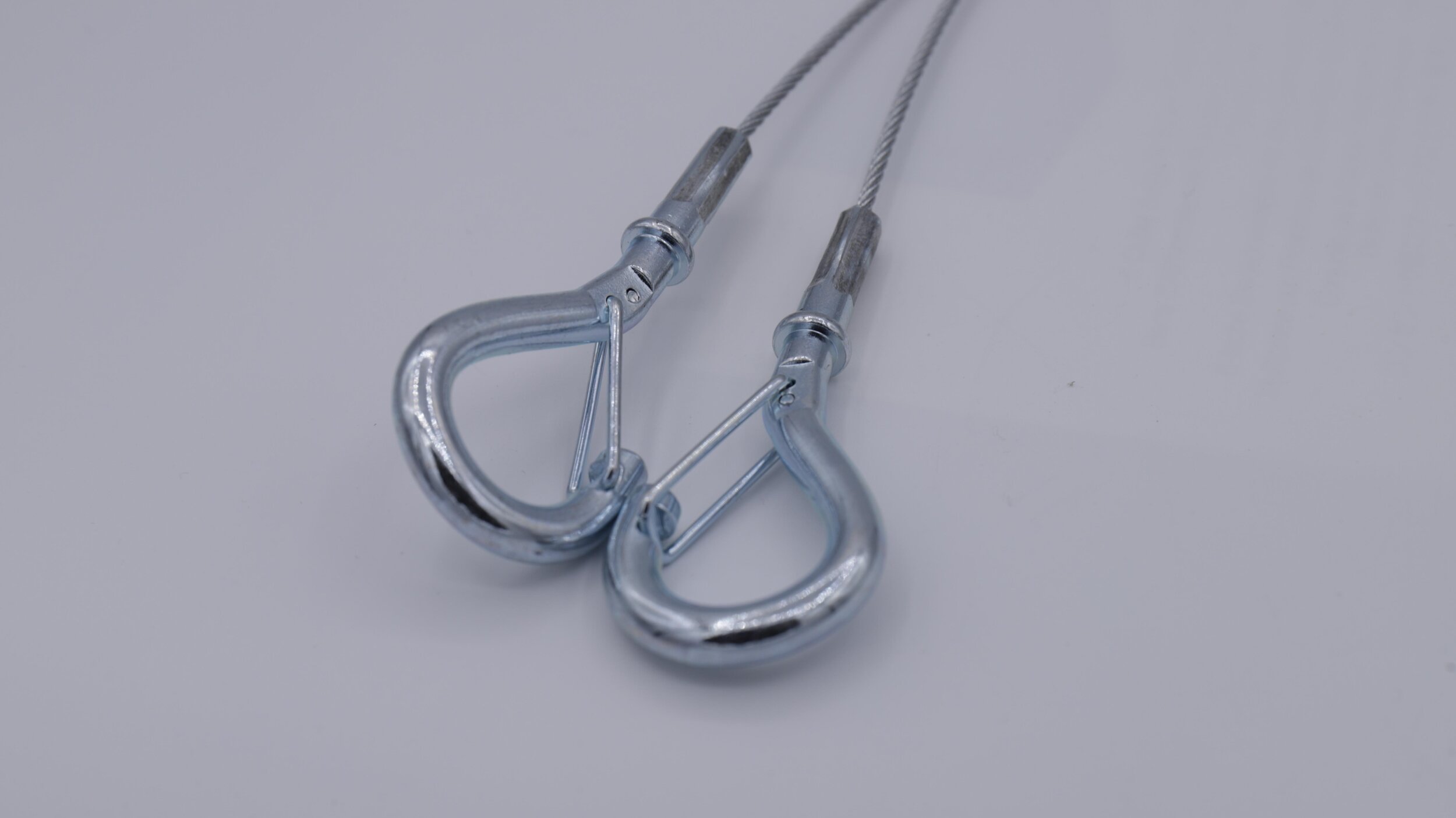 HF2-ALH32-5FT-Ceiling-Clip-2_0001_YHF2-HG-Y-Hook-2.jpg