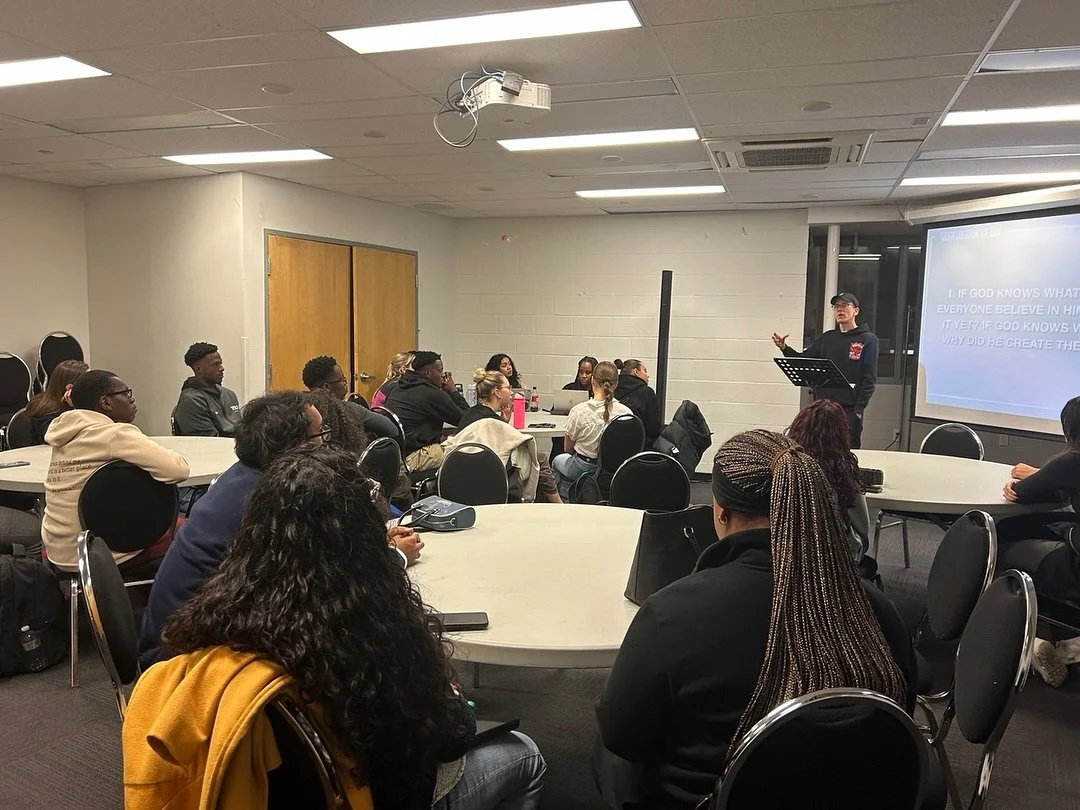 Throwback to TQT! 

We talked about hell, a Christian response to systemic injustice, what Biblical dating looks like, if Christians should go to therapy and more!

We love talking through tough questions together! 

#torontometropolitanuniversity #t