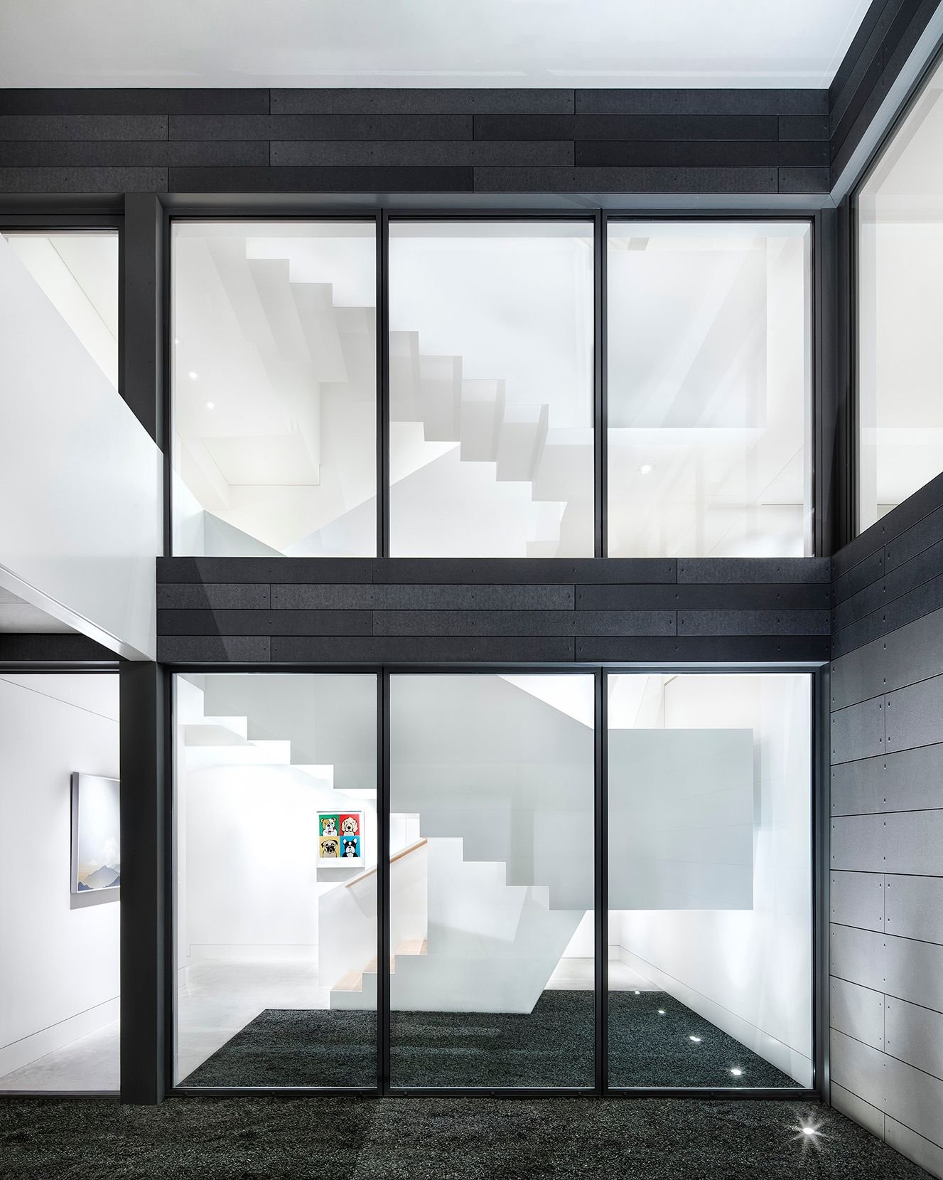 This week we're showcasing some of our favorite staircase designs. First up, the #VistaResidence is organized around a central, three-story staircase constructed of 5/8&rdquo; thick plate steel. #MiroRiveraArchitects #MRAProjectoftheWeek 🔨 @jpinnell