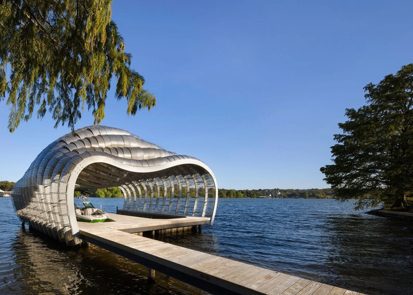 Stainless steel was chosen for the exterior cladding for its long-term durability as well as its ability to reflect and refract its surroundings. The perforated stainless-steel panels feature a pattern inspired by an image of reptile skin. #DiffuseDo
