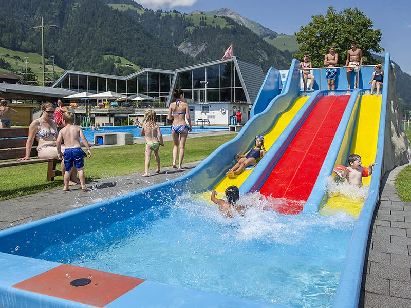 galerie-freibad-wasserrutsche.jpg