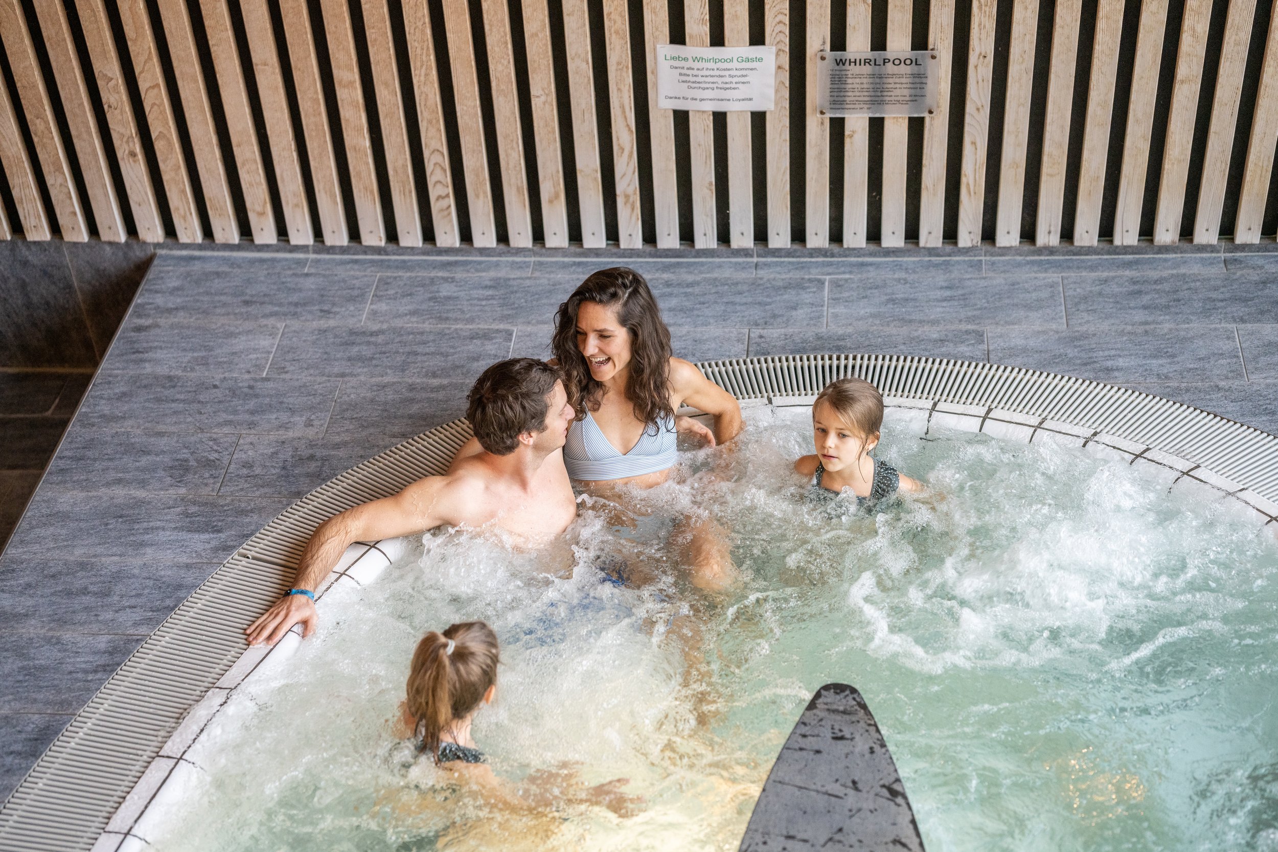 Hallenbad - Whirlpool (28).jpg