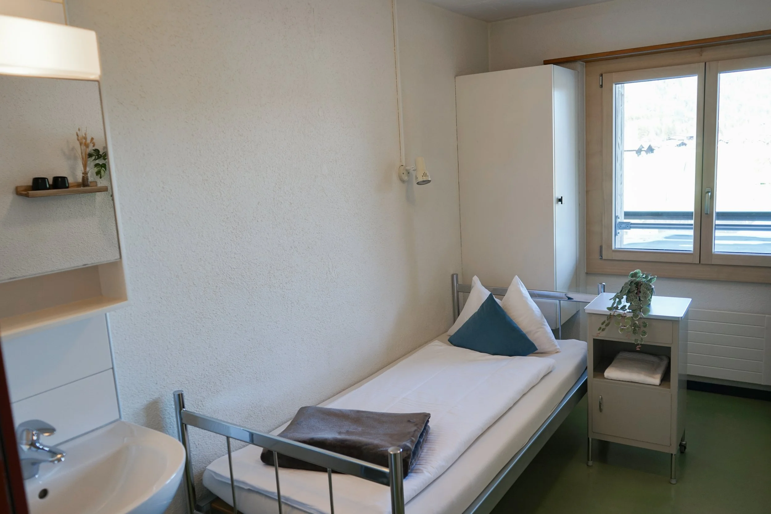 Gruppenhaus - Einzelzimmer - Schlafraum  (16).JPG