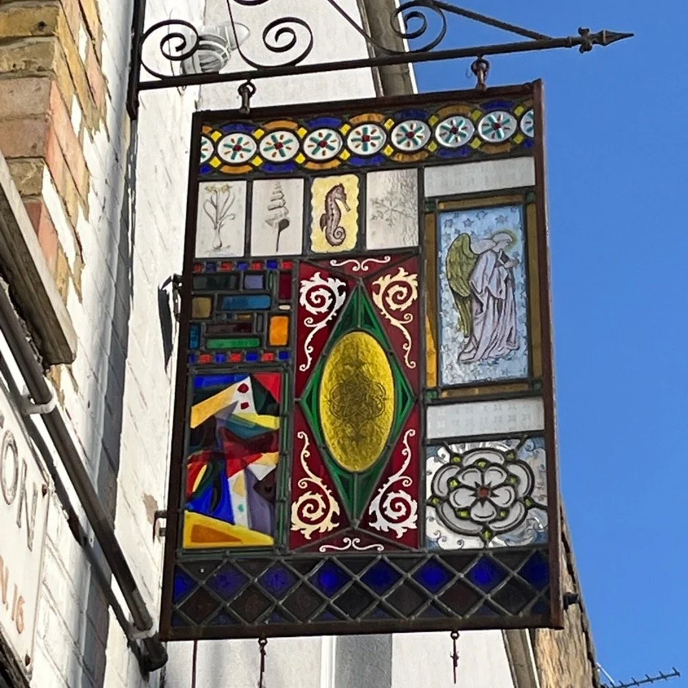 Very happy to visit Richard at @rainbow_glass_studios in Stoke Newington and to begin thinking about this glorious medium. I spent an hour exploring a box of sample pieces. Here are some that caught my eye.
