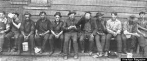Oil rig workers in Bayonne, N.J., “rush the growler” on their lunch hour in 1909.