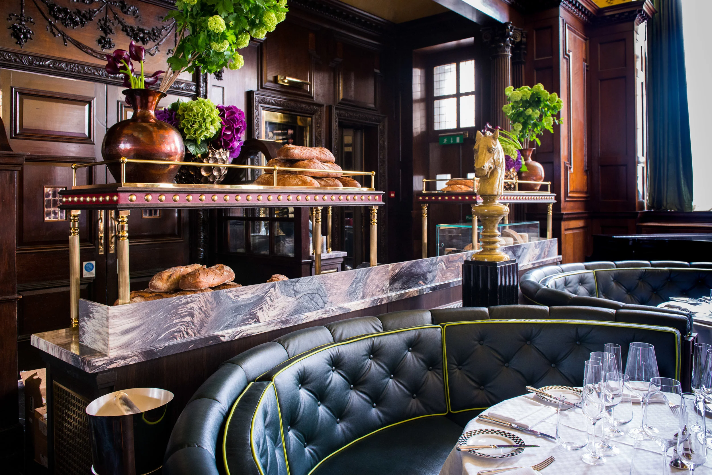 Simpson's in the Strand- Grand Divan 0569.jpg
