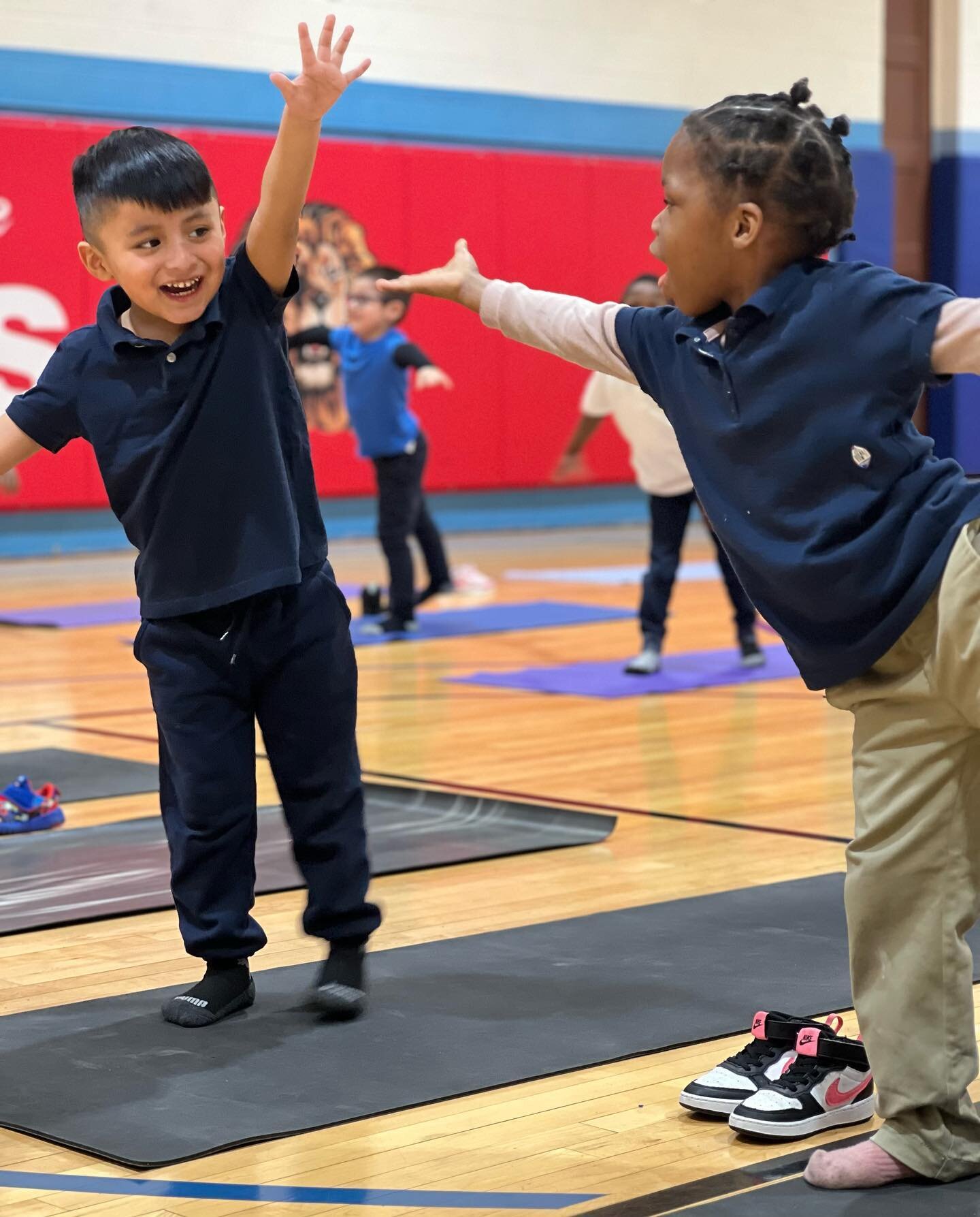 High fives and good vibes! Grab a workout buddy, move your body, and most importantly, have fun this weekend. 

#wellness #fitnessmotivation #selfcare #physicaleducation #chicagowellness