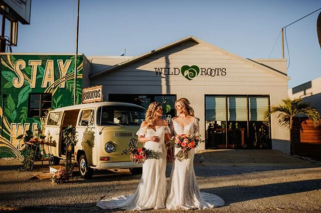 🌿 Stay Wild 🌿
.

Planning and design: @taylorfalconevents 
Photography: @mcneile_photography 
Cinematography: @kemarilynfilms 
Florals: @eventsinbloomtampa 
HMU: @lostylehairandmakeup 
Dresses: @thedressingroom_stpete @bylillianwest @eddyk_bridal 
