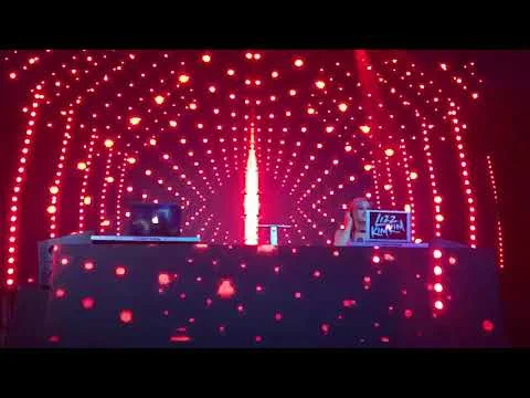 The Globe Theatre DJ lizzkimkim