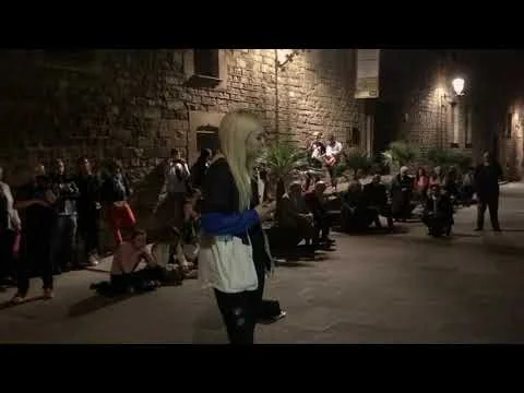 Singing street opera Barcelona cathedral