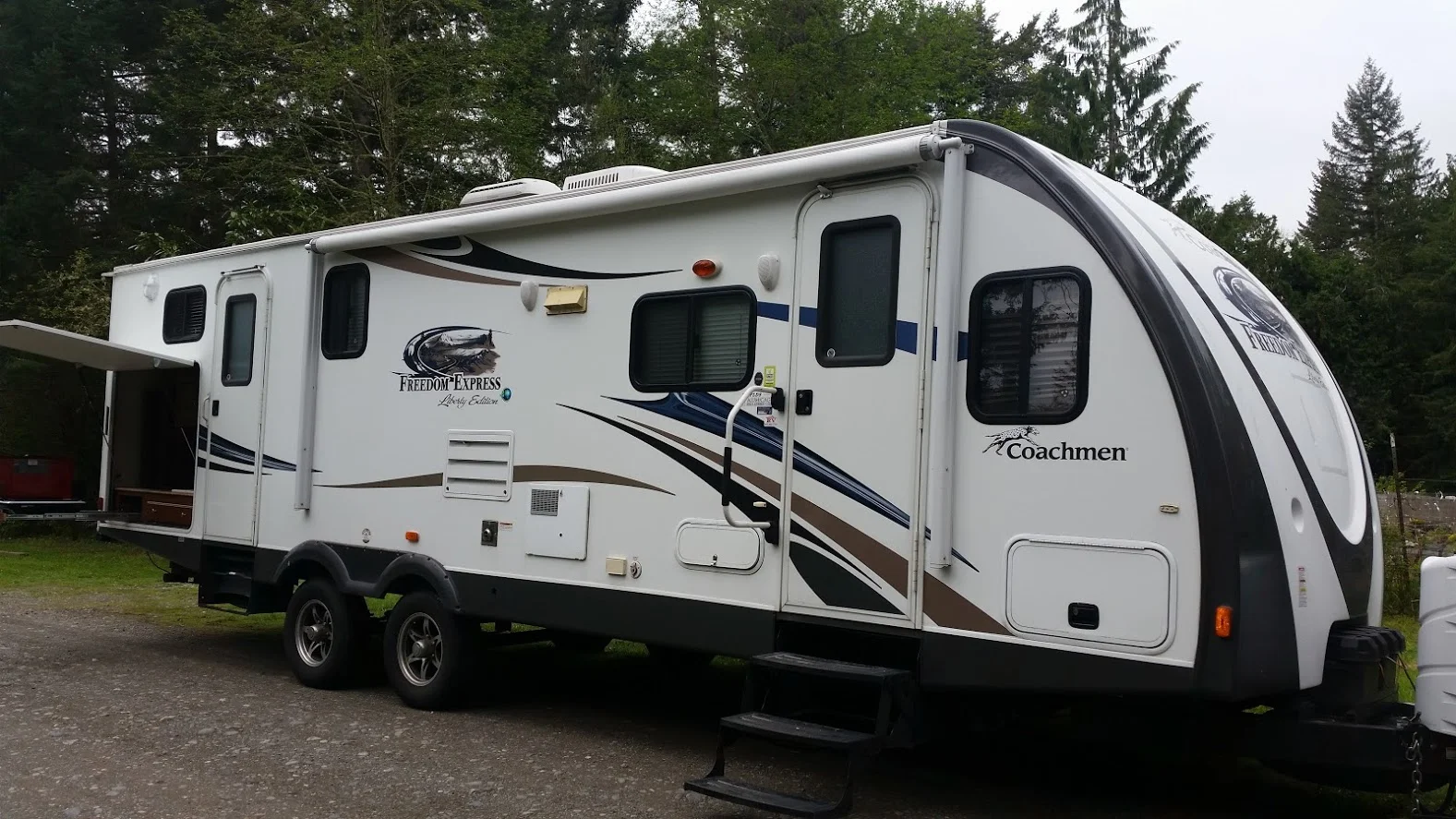 2013 Coachmen Freedom - Outside#1.jpg