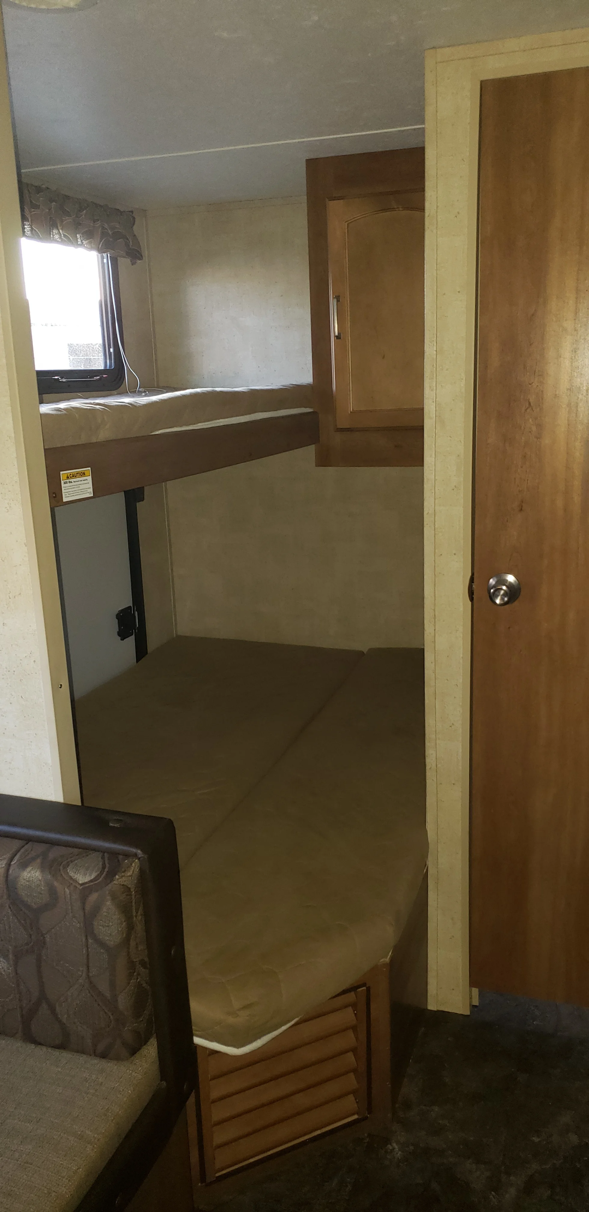CRV - 2015 Keystone Springdale 260TB - Inside#2.jpg