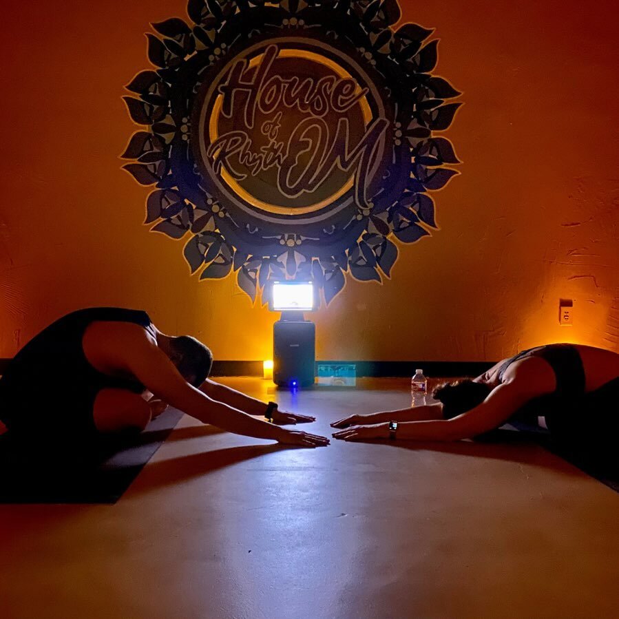 Happy Birthday to Kelly &amp; Lando 💕🫶 #weloveyall
Looking for a date night activity???
Try a couples yoga class ❤️

Photo by @txtroublemaker 
.

.
.
.
.
.
.
,

Sunday

#relaxing #empowering #candlelit
&bull;
.
.
.
.

#yogastudio #heatedyoga #feelt