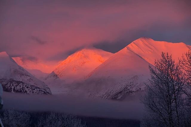 Time spent in the mountains is never wasted..
Shot on assignment for
@snowseekers
@snowboardcanada
@hellobc
@travelnorthernbc