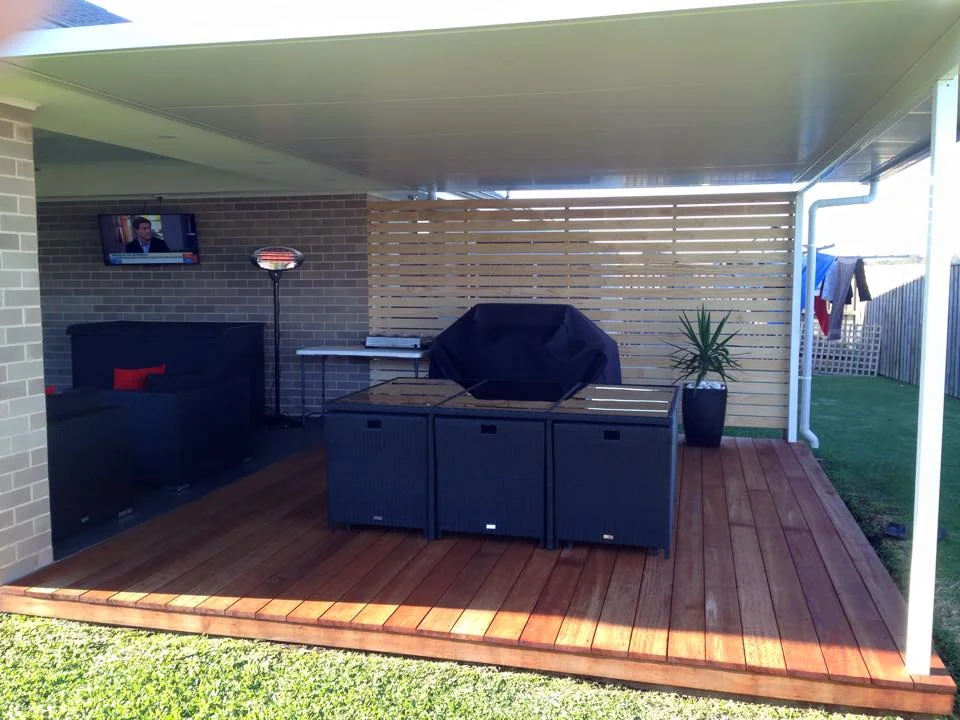 Aberglasslyn | alfresco timber deck