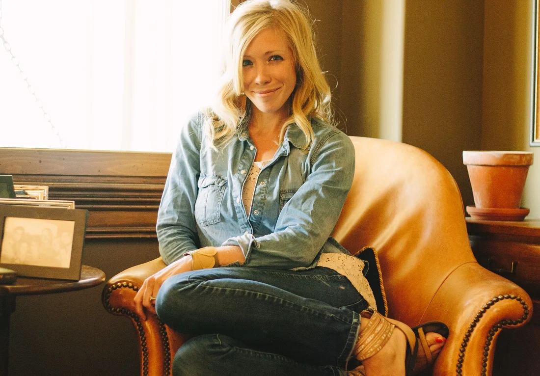 [REVIEW] As Sure As The Sun by Ellie Holcomb