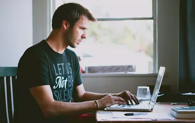 [INTERVIEW] Jamie Tworkowski 'To the world with love'