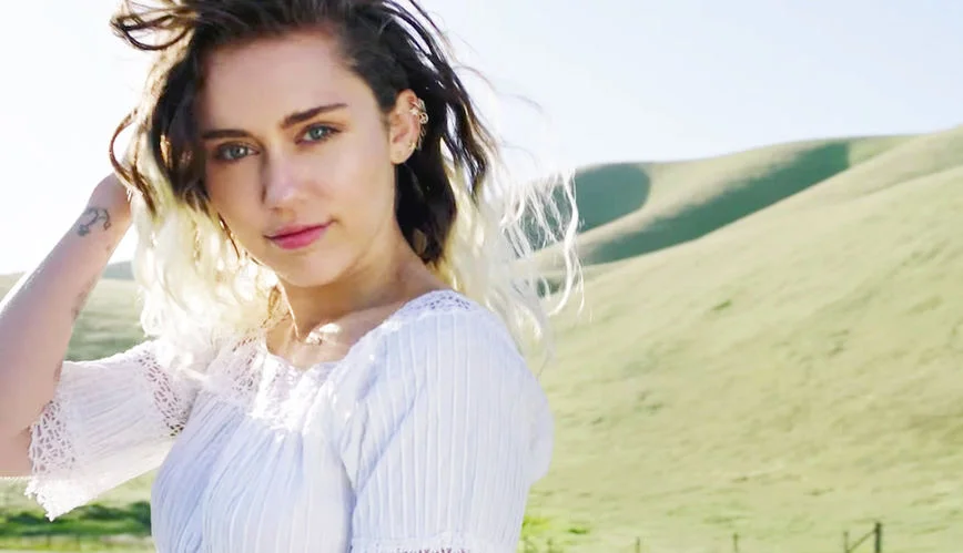 [REVIEW] Younger Now by Miley Cyrus