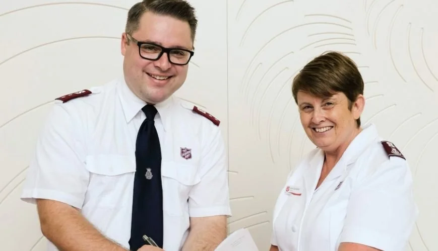 [REVIEW] Inside Out - A Cross Cultural Perspective on Holiness by Daniel Templeman Twells