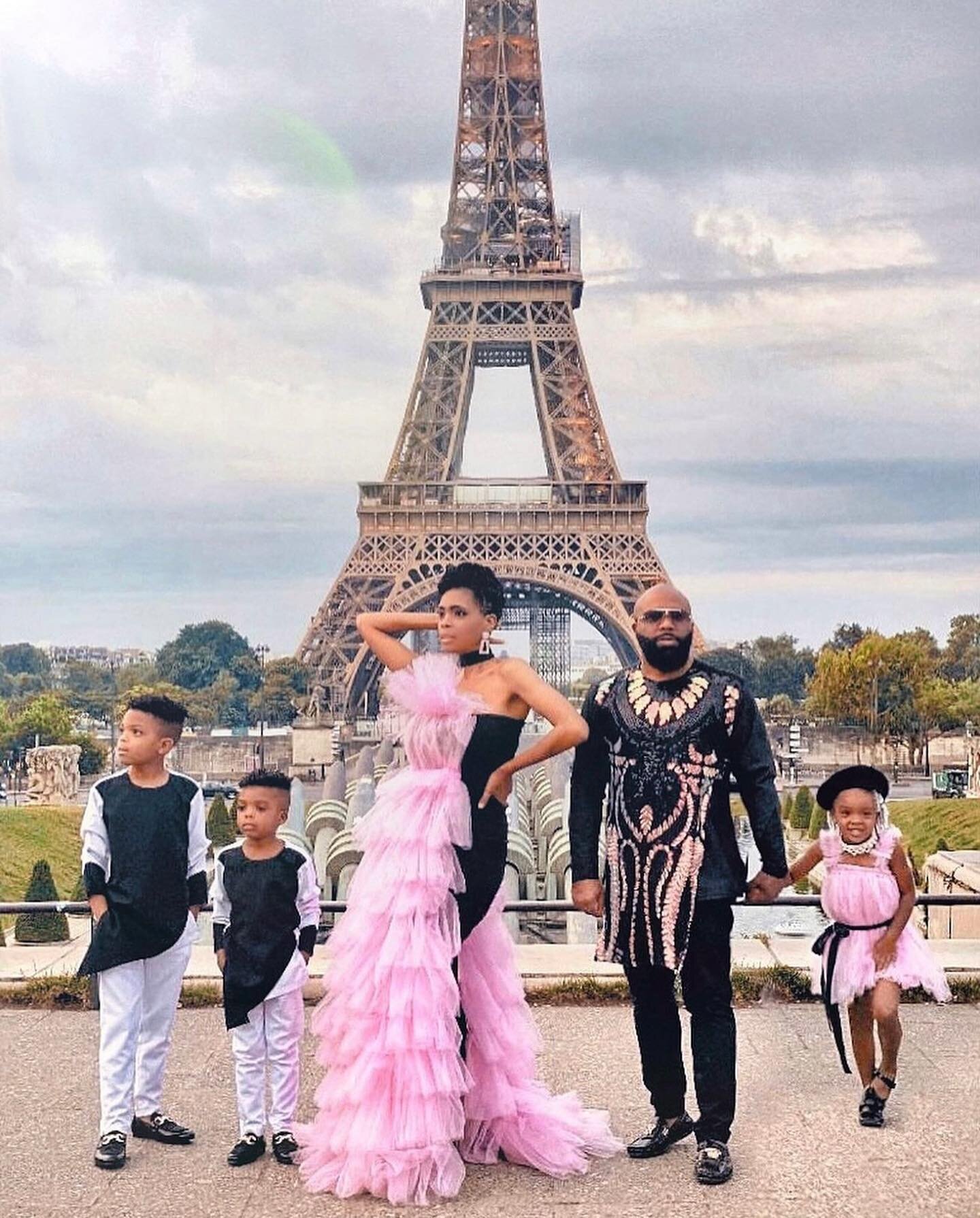 PARIS // 🇫🇷🇫🇷🇫🇷 home to the most photographed monument in the world! I&rsquo;ve been several times and it really does not get old. 💯

Pro tip: rent a bicycle and ride through the city. You can cover a lot more ground and stop at cool caf&eacut