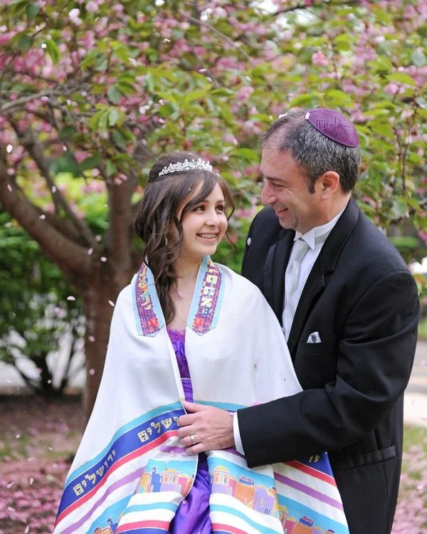 8eb4256df2bd9ecd1ac3544df02550d5--bar-mitzvah-bat-mitzvah-photography-portraits.jpg