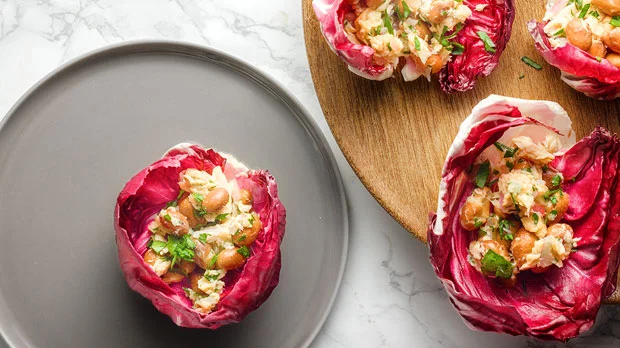 Radicchio cups with borlotti beans and tuna