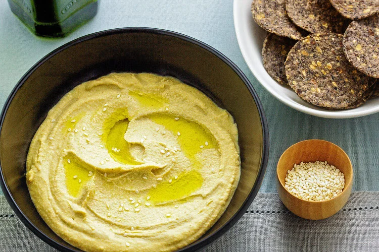 roasted-garlic-hummus.jpg
