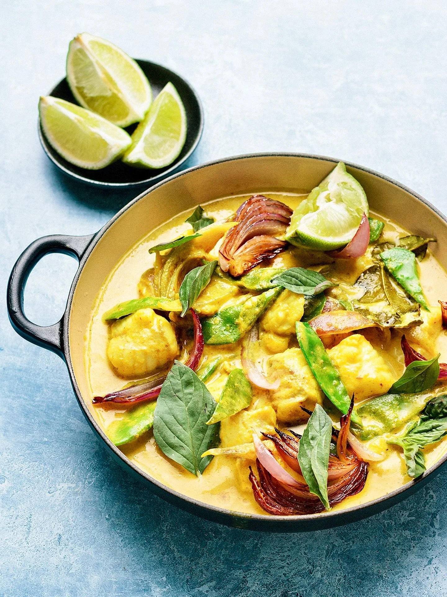 Cheeky little Thai yellow fish curry to kickstart the weekend.